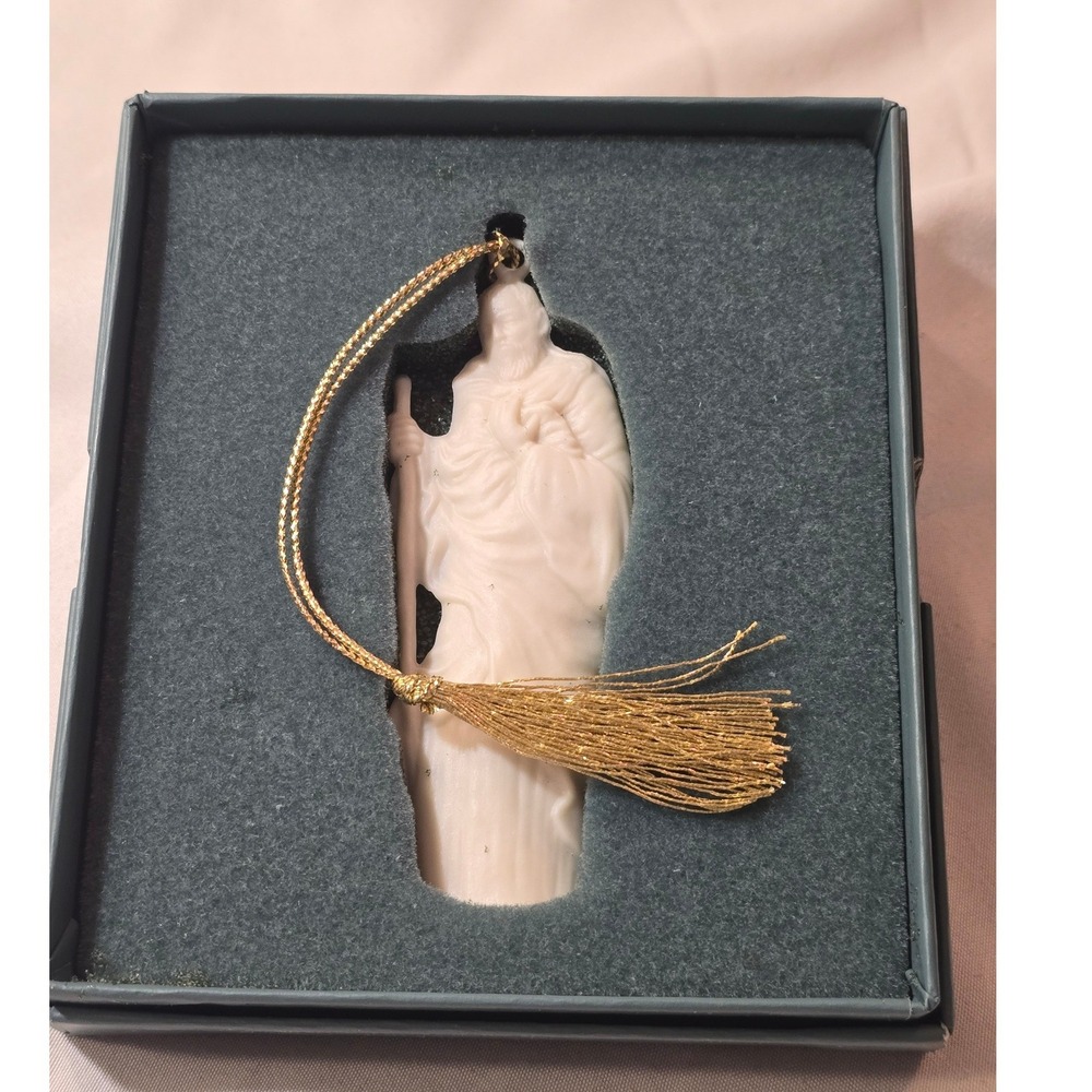 Lenox China Renaissance Nativity Joseph Ornament Ivory Porcelain Gold Tassel Box
